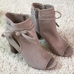 NWOB Francesca’s heeled ankle boots